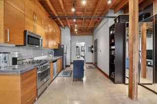 Photo #4: 226079859 Listing 