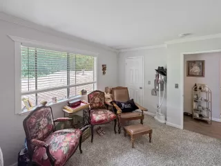 Photo #2: 226080041 Listing