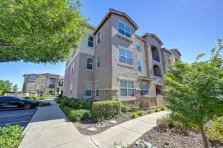 Photo #1: 226080637 Listing 