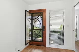 Photo #2: 226080751 Listing 