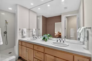 Photo #4: 226081994 Listing 