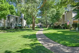 Photo #2: 226082021 Listing 
