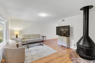 Photo #4: 226082427 Listing 