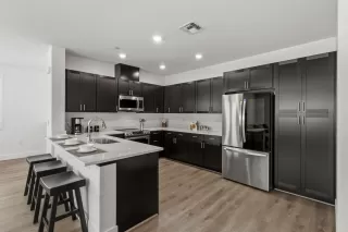 Photo #2: 226082476 Listing