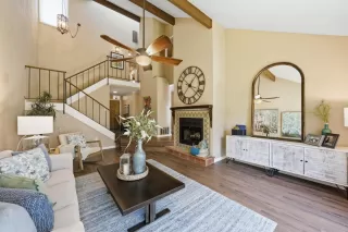 Photo #6: 226082685 Listing
