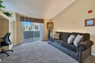 Photo #4: 226082803 Listing 