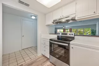 Photo #4: 226083042 Listing 