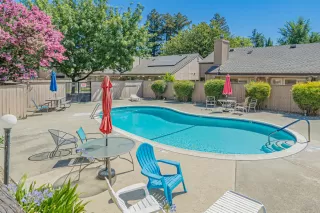 Photo #3: 226083102 Listing