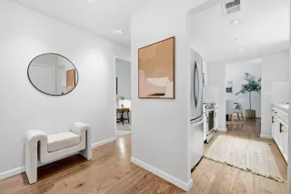 Photo #4: 226083102 Listing