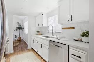 Photo #5: 226083102 Listing