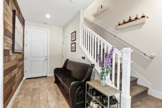 Photo #4: 226083296 Listing