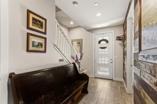 Photo #5: 226083296 Listing