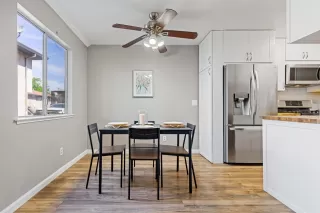 Photo #2: 226083328 Listing