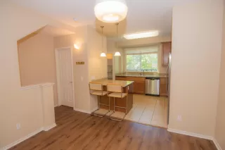 Photo #2: 226083484 Listing