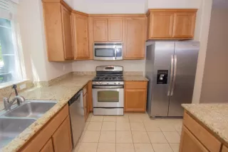 Photo #4: 226083484 Listing