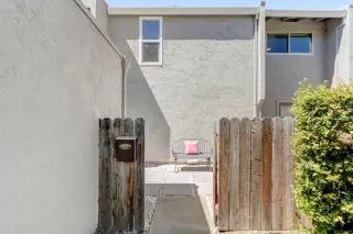 Photo #2: 226083680 Listing