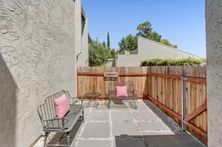 Photo #3: 226083680 Listing