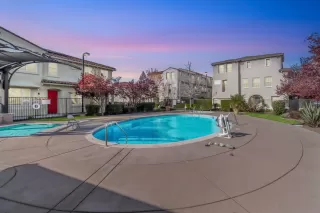 Photo #4: 226083838 Listing 