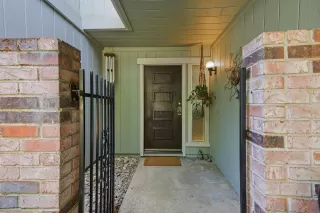 Photo #2: 226084171 Listing