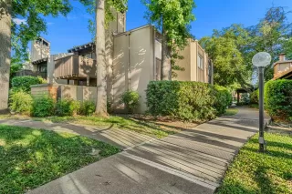 Photo #1: 226084204 Listing