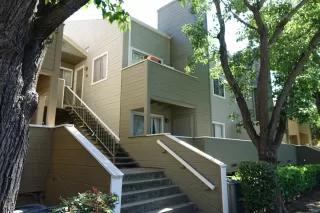 Photo #2: 226084221 Listing