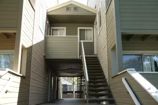 Photo #4: 226084221 Listing