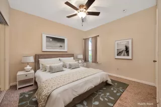 Photo #4: 226084296 Listing