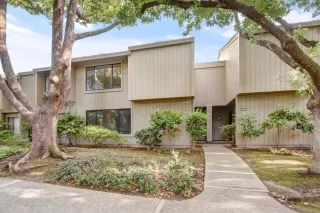 Photo #1: 226084339 Listing