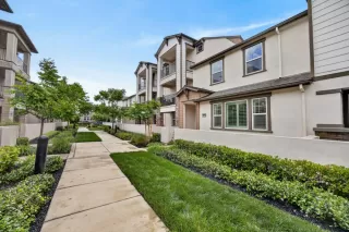 Photo #1: 226084385 Listing