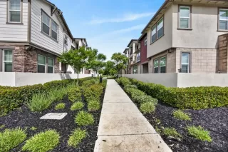 Photo #3: 226084385 Listing