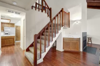 Photo #3: 226084386 Listing