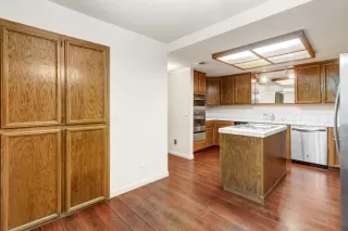 Photo #6: 226084386 Listing
