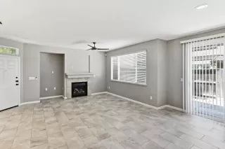 Photo #4: 226084748 Listing