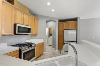 Photo #5: 226084748 Listing