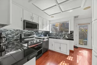 Photo #3: 226085158 Listing