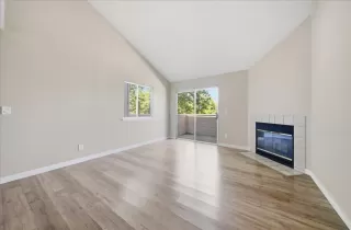 Photo #4: 226085533 Listing