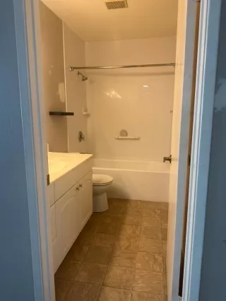 Photo #4: 226085634 Listing