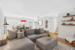 Photo #6: 226085654 Listing