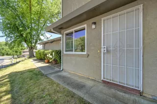 Photo #4: 226085669 Listing