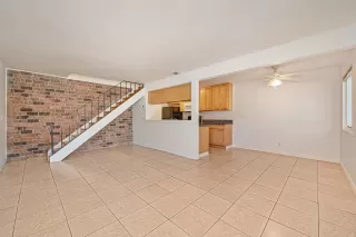 Photo #6: 226085669 Listing