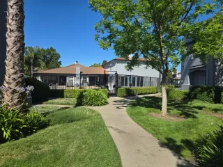 Photo #6: 226085711 Listing