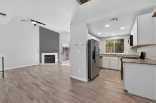 Photo #6: 226085745 Listing