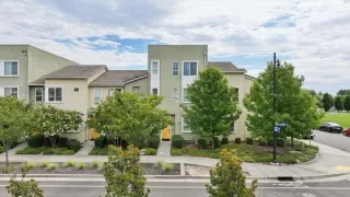 Photo #3: 226085896 Listing