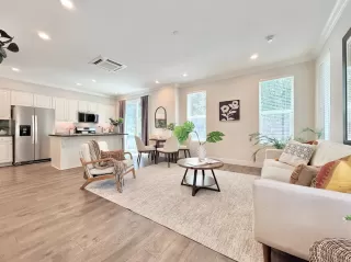 Photo #3: 226086458 Listing