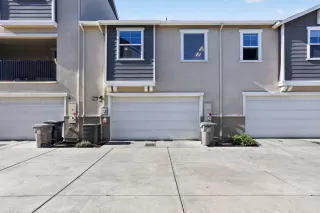 Photo #3: 226086650 Listing