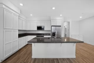 Photo #6: 226086650 Listing