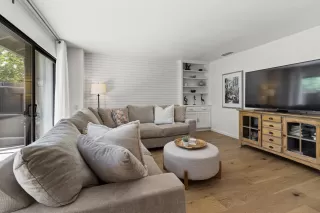 Photo #5: 226087619 Listing
