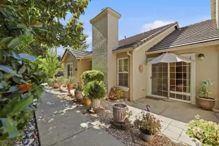 Photo #3: 226087689 Listing
