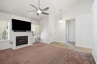 Photo #6: 226087689 Listing