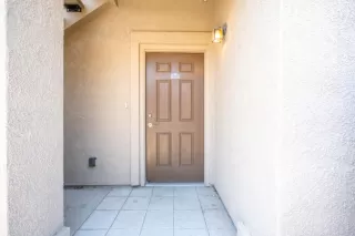 Photo #2: 226087892 Listing